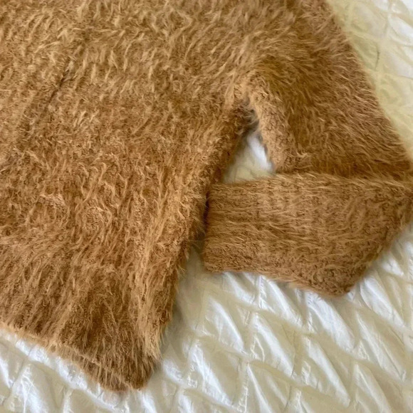 Lulus tan fuzzy sweater - Picture 5 of 10